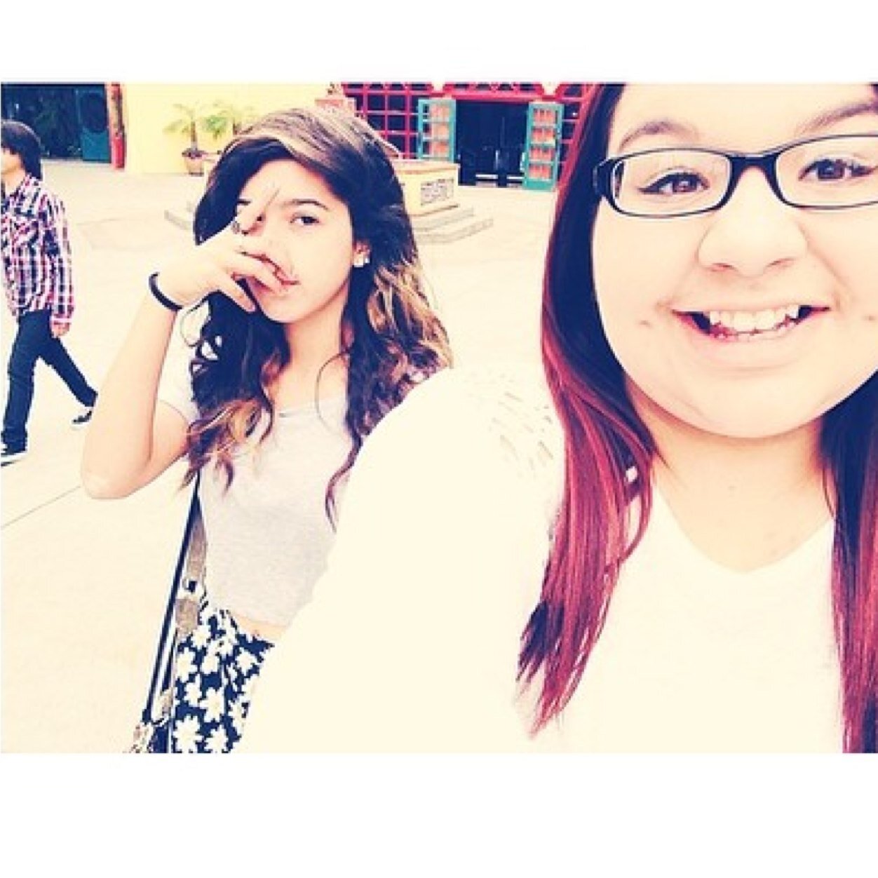 allykiinss's profile picture. professional vegetarianist.