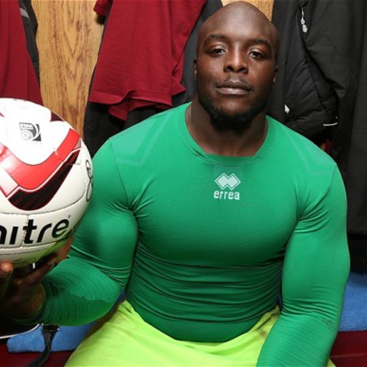 DexterSmithhhh's profile picture. I like looking at girls in their bikinis at the beach