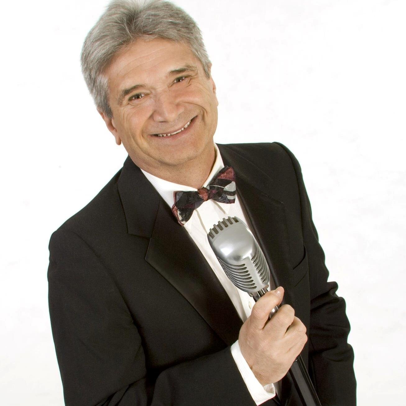 Sam Taub Award winner from Boxing Writers Association of America, New Jersey Hall of Fame Inductee, voice of HBO, Showtime and Premier Boxing International.