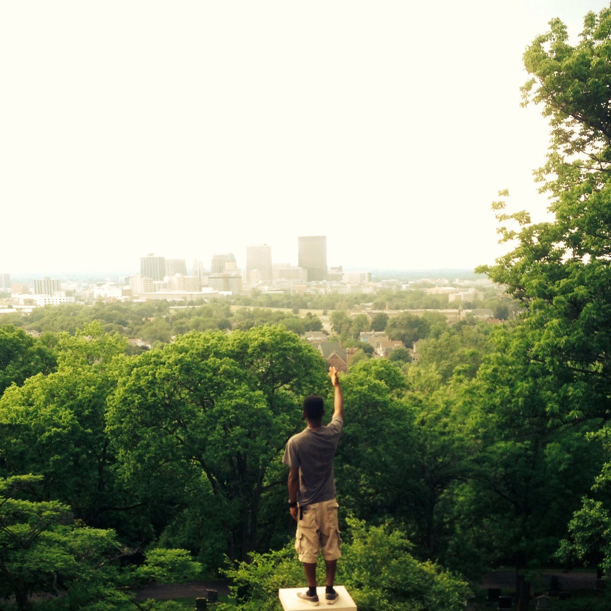 bishop_inthecut's profile picture. Dayton Native, example of P.O.M.E. Musician.Care Giver. lames catch feelings, we catch flights #breakfastclub #ofb booking contact : solobruce@yahoo.com