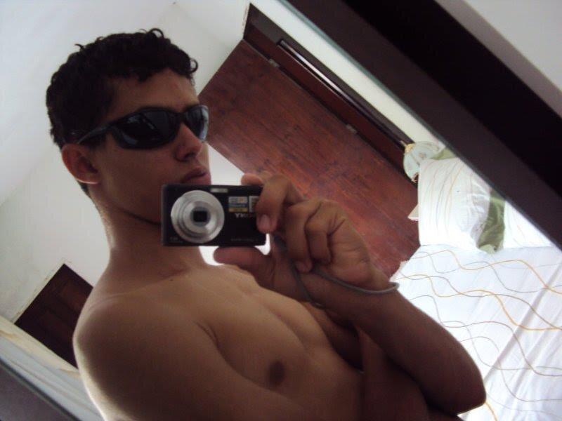 Toco contrabaixo e sou flamenguista....
