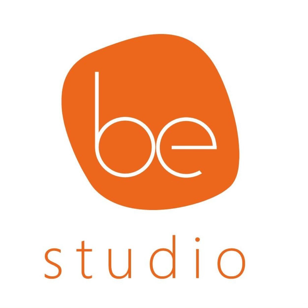 Somos una agencia de Marketing Digital, crea, conecta y conversa