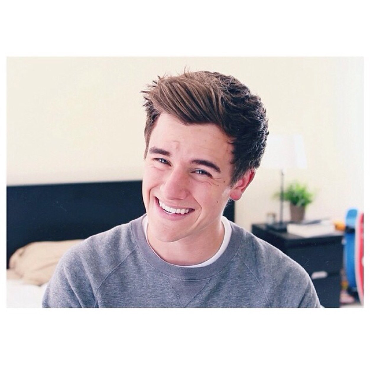 Internet kids never sleep. -connor franta