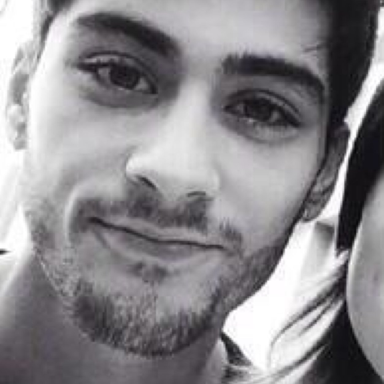ask for a follow back on @raybanzouis
