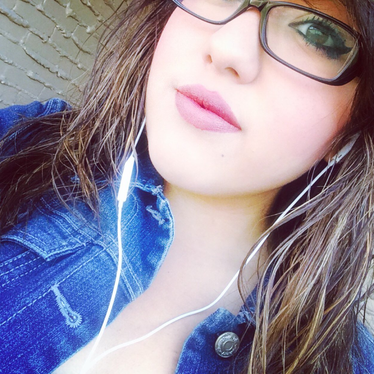 and the girl fought off so many demons she eventually became one . ig; mydear_lilianaa