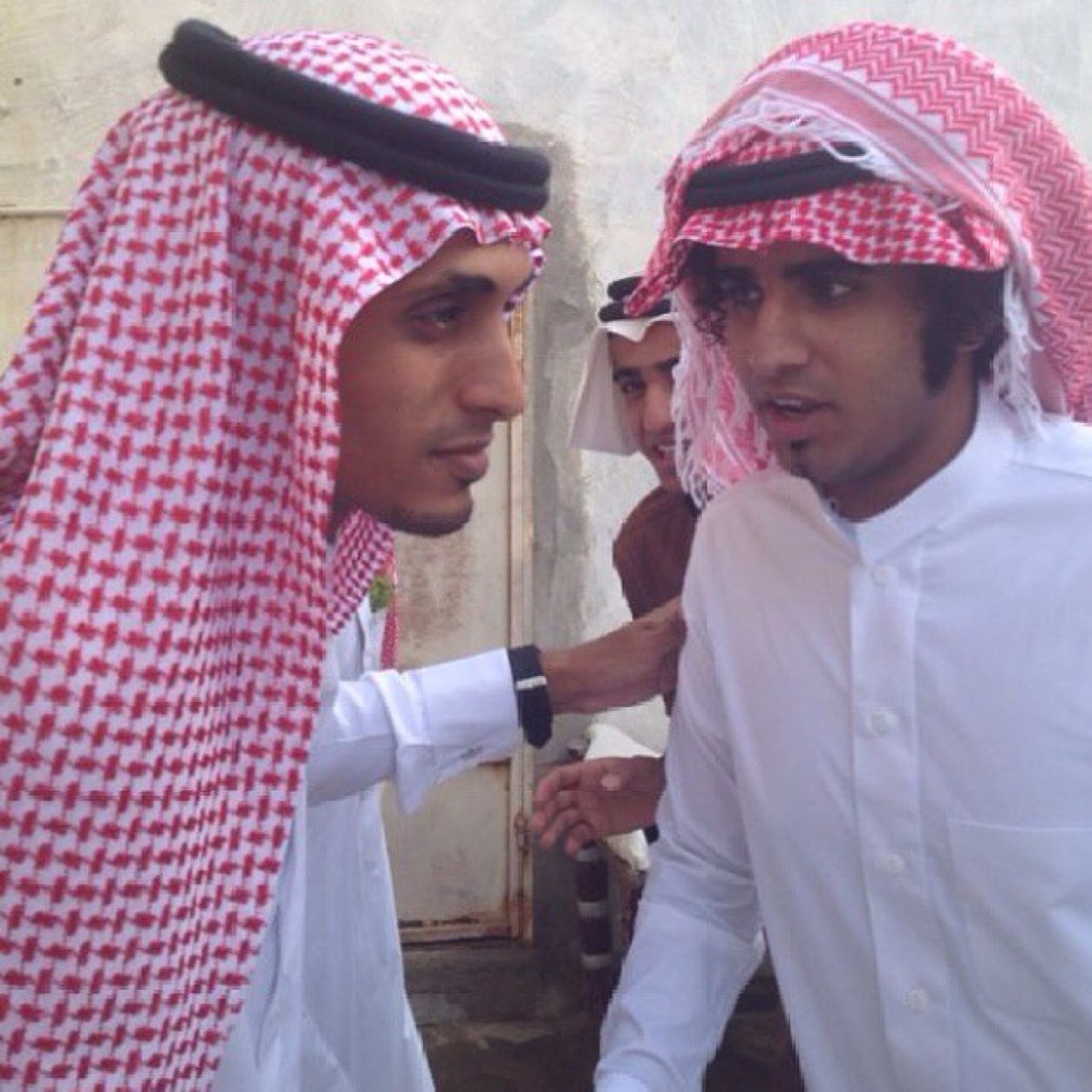 مـجـرد رياضي .. أعـشـق [ ذئـاب روما ] بالنسبه لي شموخ وكـبرياء وفـخر ، التعليق يعـكس شخصيتك فـكـن خيـر مـن يـمثـل نـفـسه ، ، إبــن الـذئـابITALY ، ROME