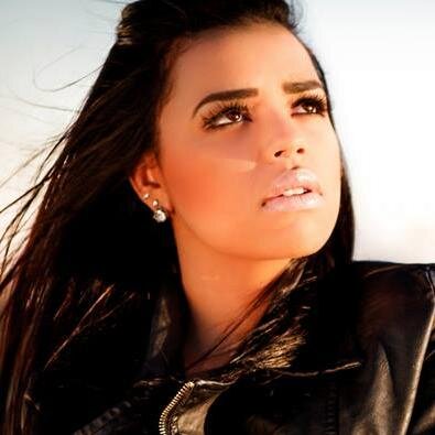 realsarachris's profile picture. 