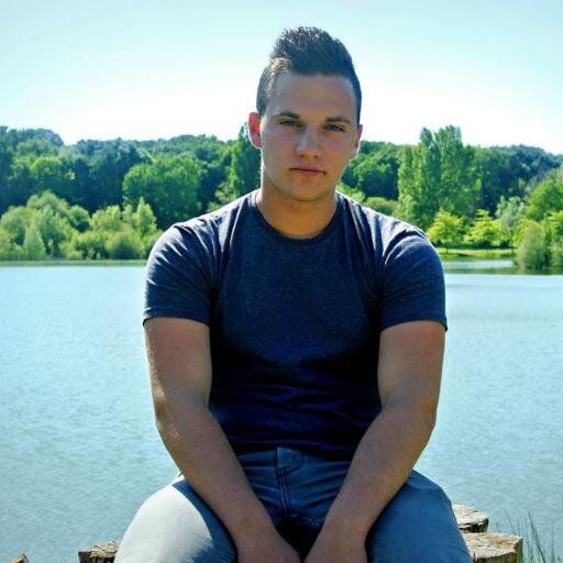 AmaelFrg's profile picture. La France et un pays islamophobe, que tout ce racismes cesse. #Amael- Yeux bleu- Brun- 18ans- 1M78