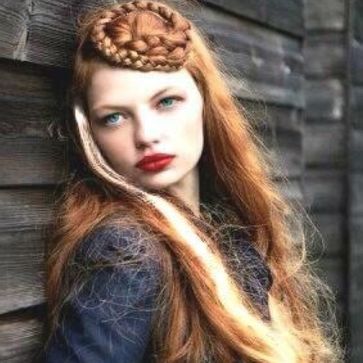 AKissOfWarmth's profile picture. Warmth is what makes things alive and awake.