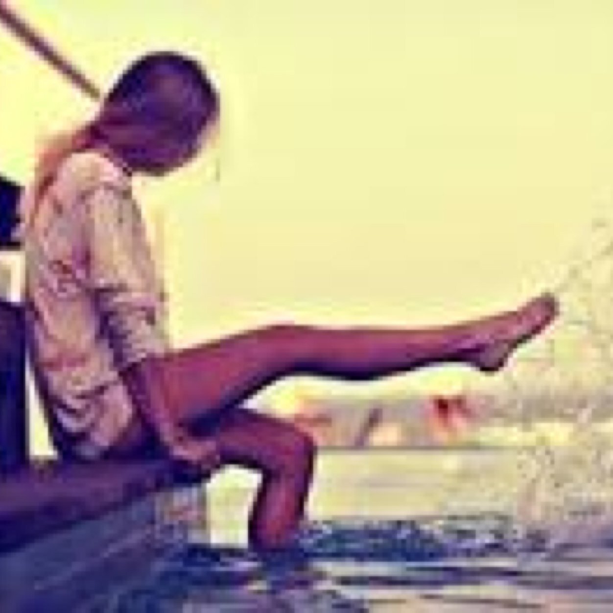 relatestome_'s profile picture. Trying to relate to strugglers one day at a time.