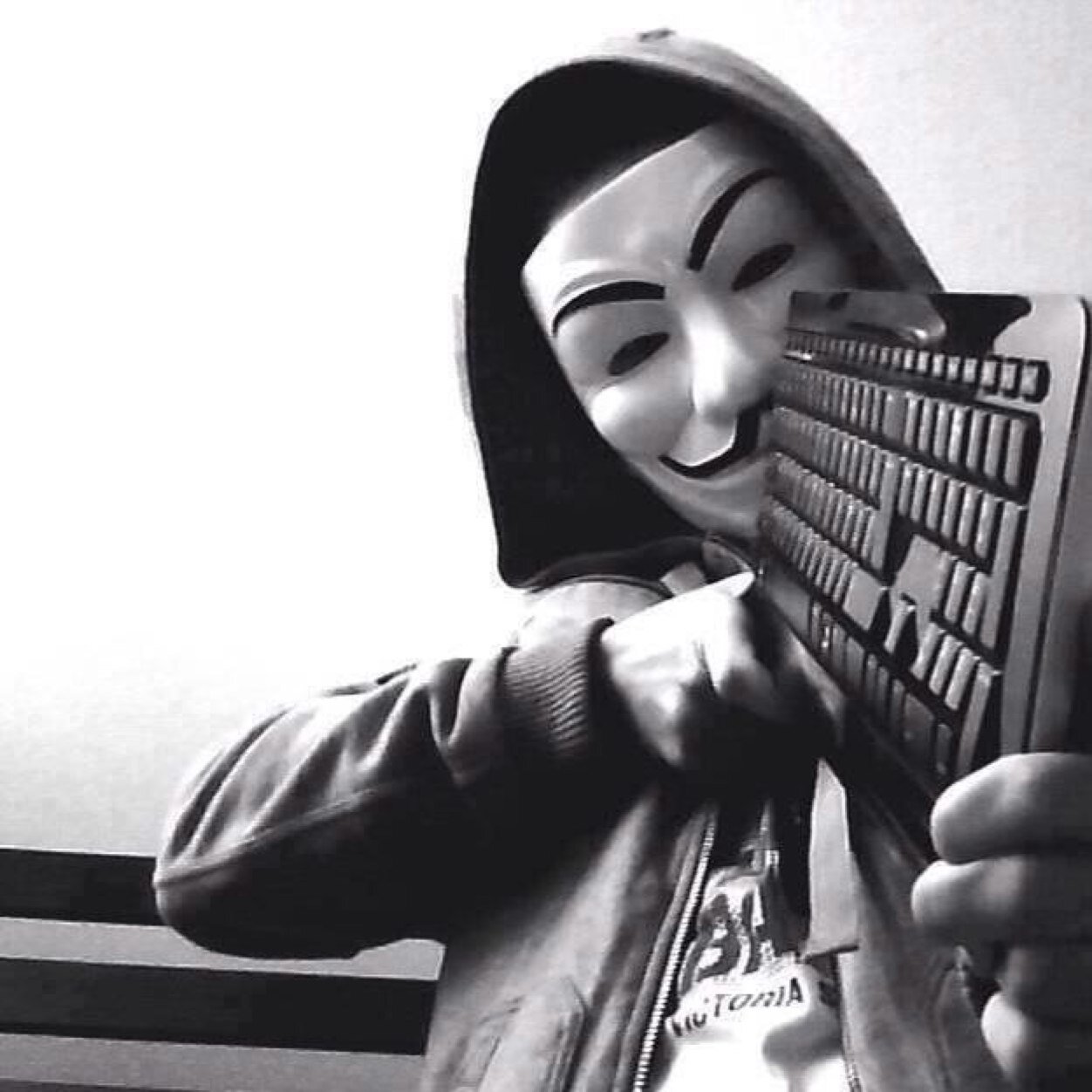 silent0_0anon's profile picture. One mask one laptop total devostation of the corrupted nation that we call home. We shall rise against the machines and over throw the political throne, as one.