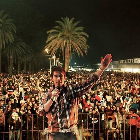 Metro y monedas, 55 kg mojado. Musicador, Cantador, Compositador y gran Odiador de las faltas de Ortografía. Eterna vida al rey Sabina!