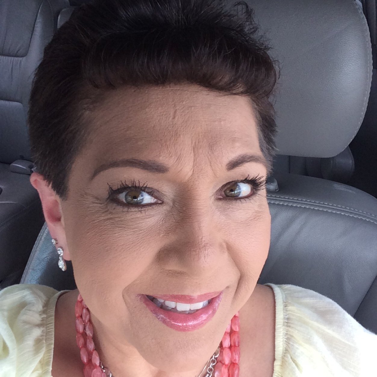 Wife to Carlos, mom to Joy & Lance....follower of Christ!