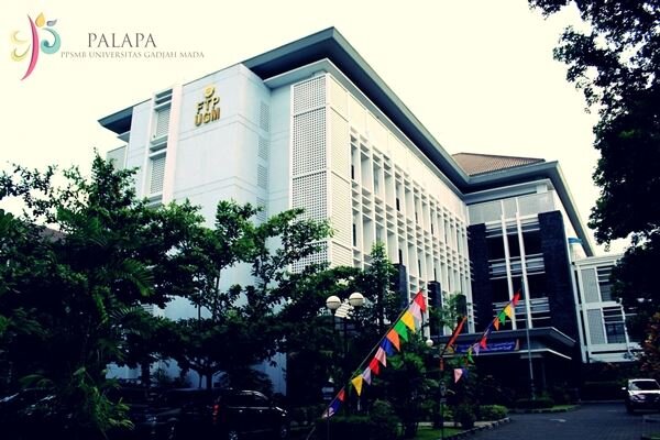 Mahasiswa Baru Teknologi Pangan dan Hasil Pertanian #MariBerkawan #SelamatDatangdiKMTPHP
gabung di grup FB: Mahasiswa Baru TPHP 2014
https://t.co/ZKyldLvXeU