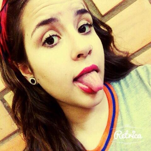 BibiMagna's profile picture. Quem sou eu ? talves akela menina que : canta errado, da risada dos seus proprios tombos, faz palhaçadas, conta piadas sem graça e acha graça nelas