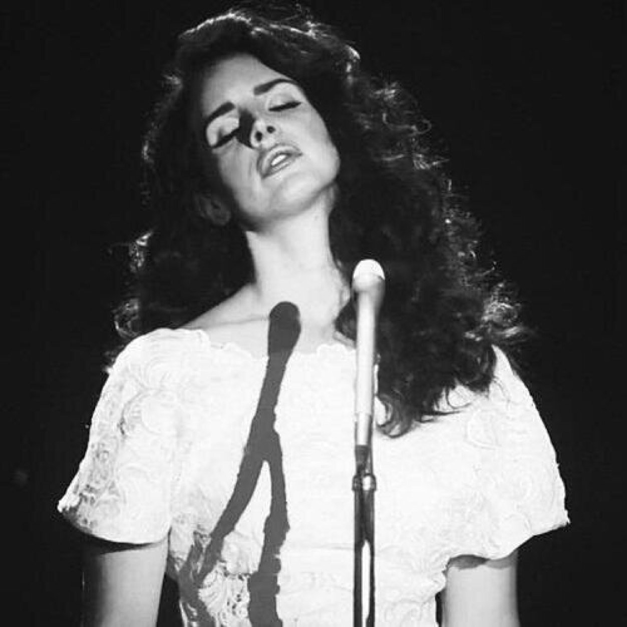 INTRlGUE's profile picture. this is a cruel world