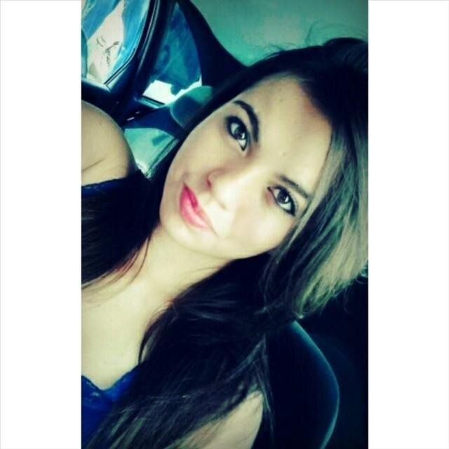 ''Não busque pessoas perfeitas, somos apenas seres humanos, busque apenas pessoas que te valorizam e te completa, só assim serás feliz.''