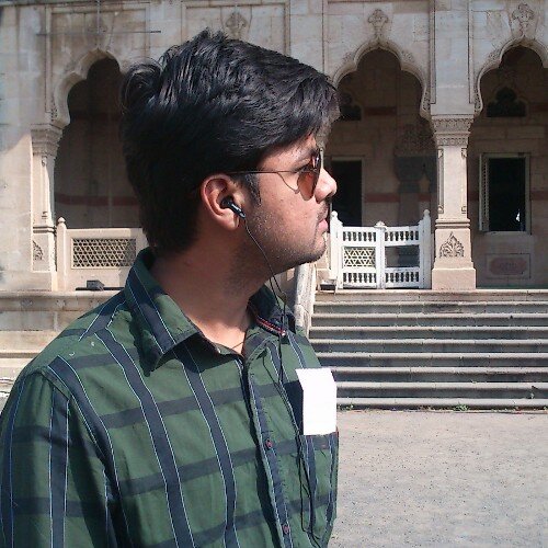 Chemical engineer,IIT kanpur grad,love to dance,ambivert
