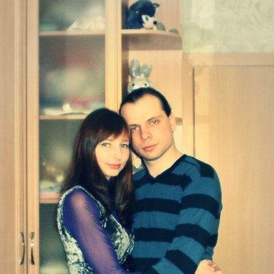 Здравствуйте. Мне нравится обговаривать дела. По жизни я очень общительная. Пытаюсь мыслить беззаботно. Живу в интересном городе.