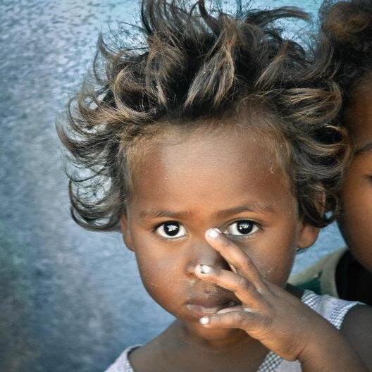 Captures Madagascar in all its beauty and diversity by showing its citizens or inhabitants