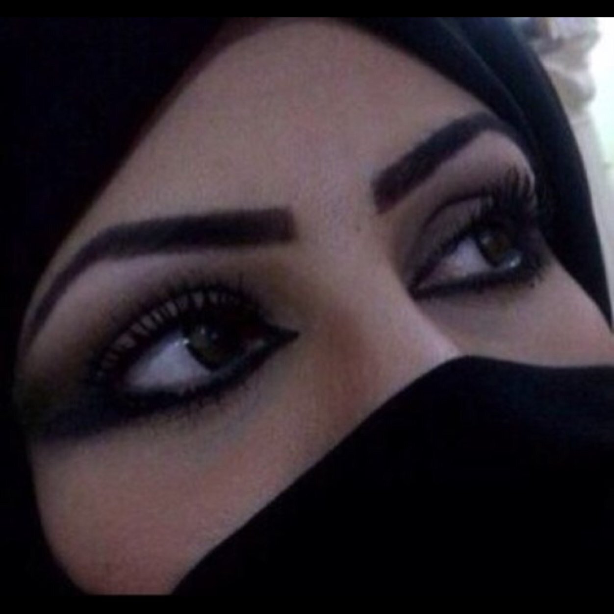 اسسرار محارمم...لحد يرسل خاص الى الي عندهمم مشاكل محارم ...