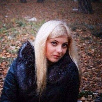 Я такая. Мне нравится обговаривать дела. Живу в интересном городе. Пытаюсь мыслить беззаботно. По жизни я очень общительная.