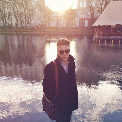 riangen83's profile picture. Тот, кто находится высоко, должен так же подчиняться обстоятельствам, как флюгер на башне.