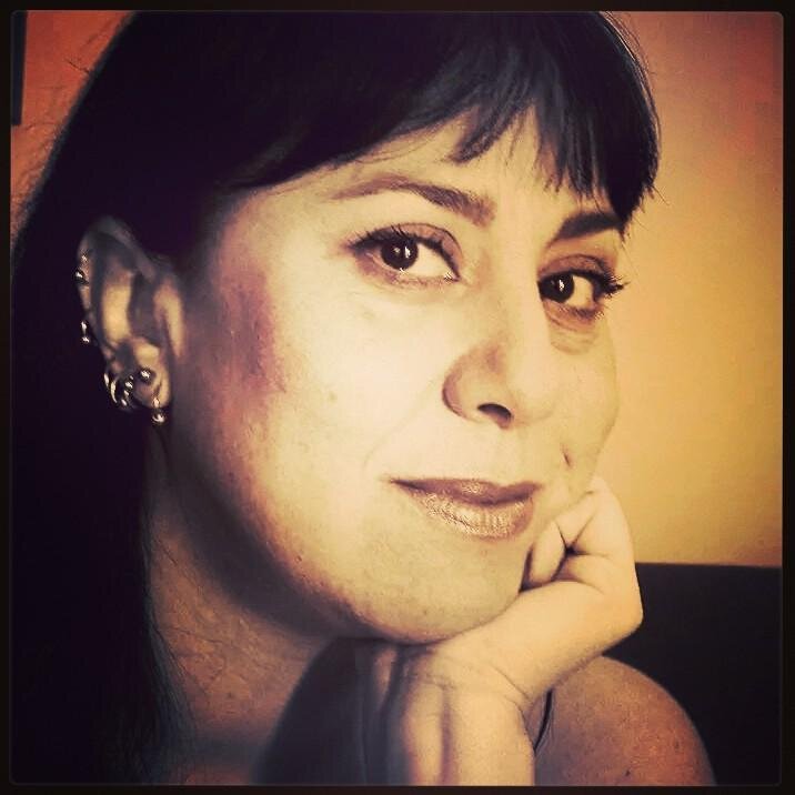 stellaconlacoda's profile picture. Scrivo, leggo, cucino, canto canzoni ignobili, ma solo dalle 8 alle 10. E di solito indosso scarpe da Paperoga