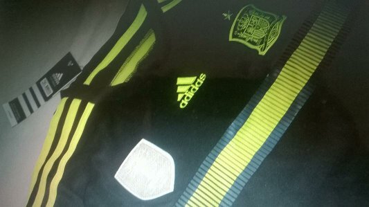 Camisetas Fútbol, NBA, NFL...
Ropa de calle... Entrega de camisetas en Cuenca y alrededores...
      Cuenca