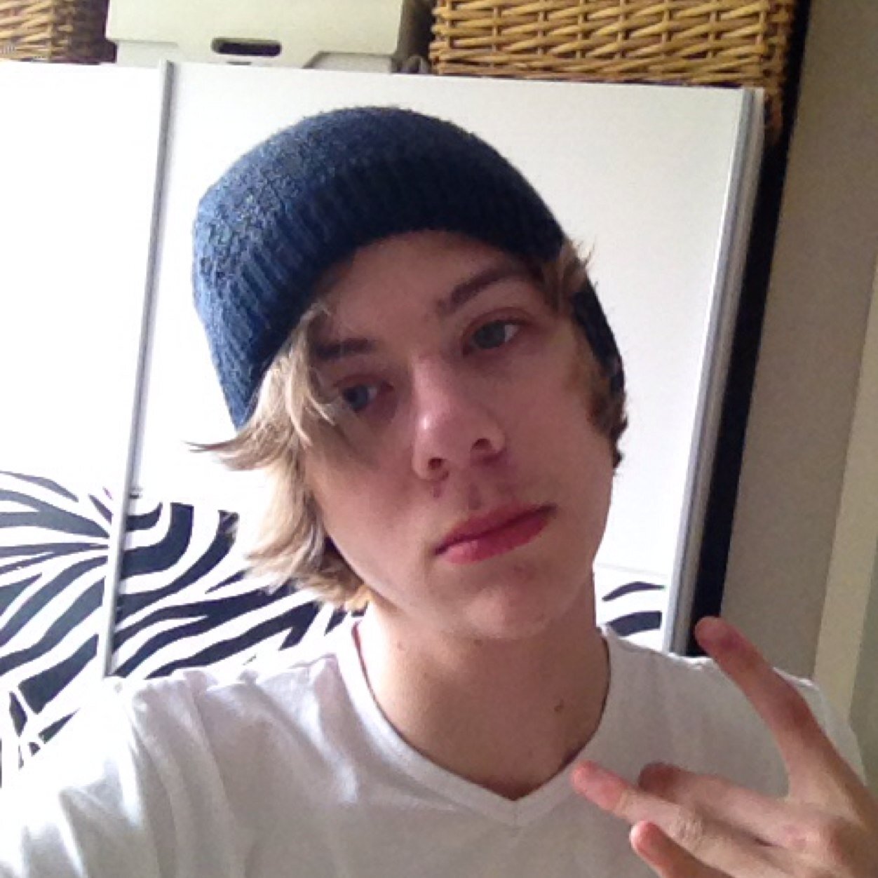 ||16|| Dutch ||Weirdo...||Shy...||Gamer...