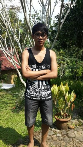 achiien's profile picture. don't judge a book by its cover