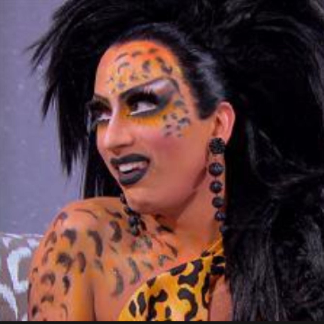 @KeshaRose and drag queen fan. I follow back!