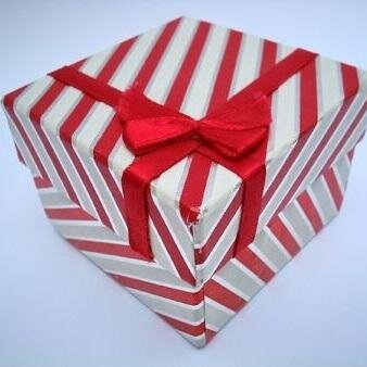 cadeautje_'s profile picture. Onze website helpt u zoeken naar een leuk en origineel cadeautje voor elke gelegenheid.Een leuk cadeau vinden is vaak moeilijk omdat iedereen vaak al veel heeft