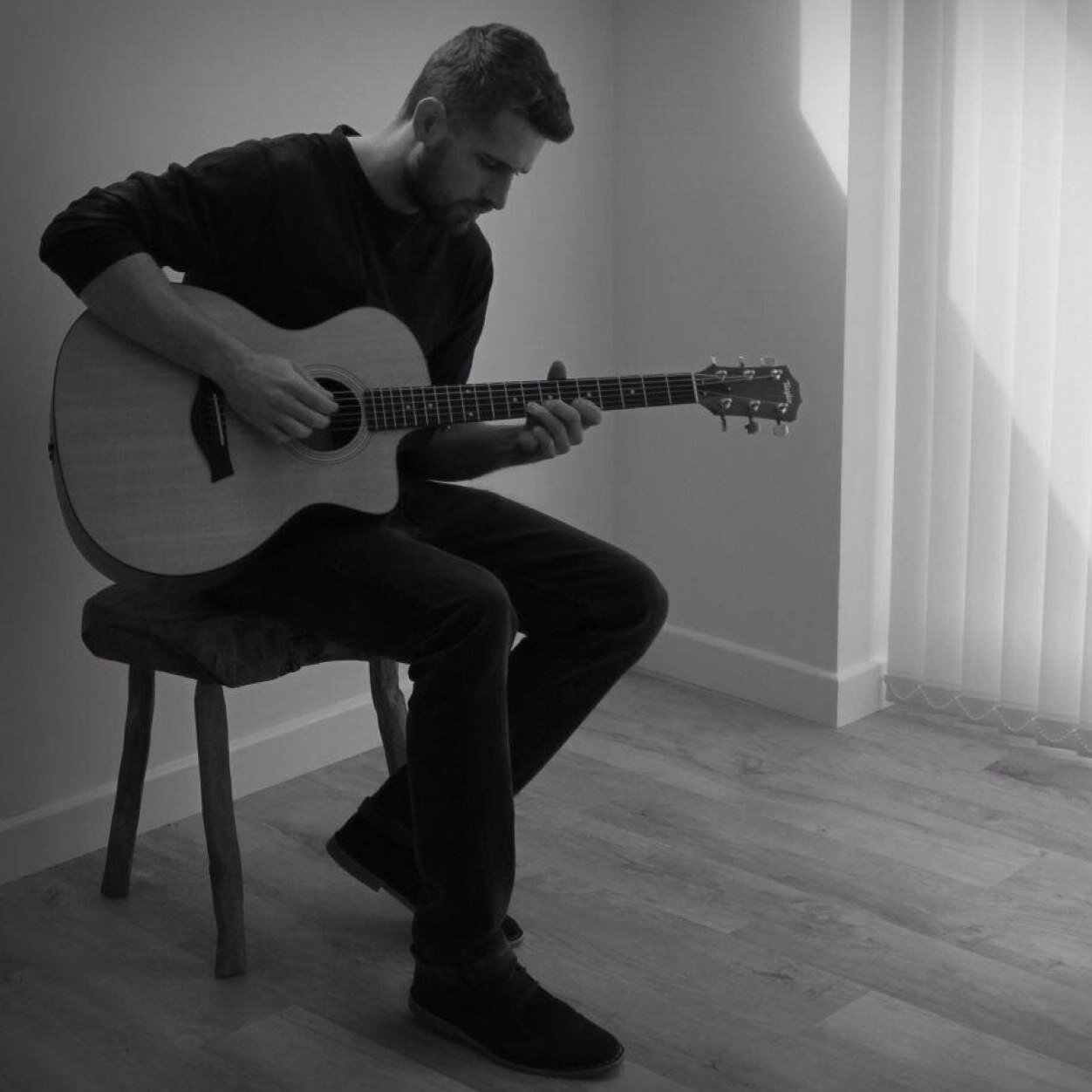 Acoustic guitarist specialising in covering and recording anything from film scores to death metal.