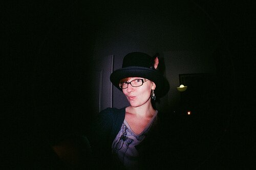 rushnovia450's profile picture. No tienes que prometerme la luna.... Me bastaria si solo te sentaras conmigo un rato debajo de ella