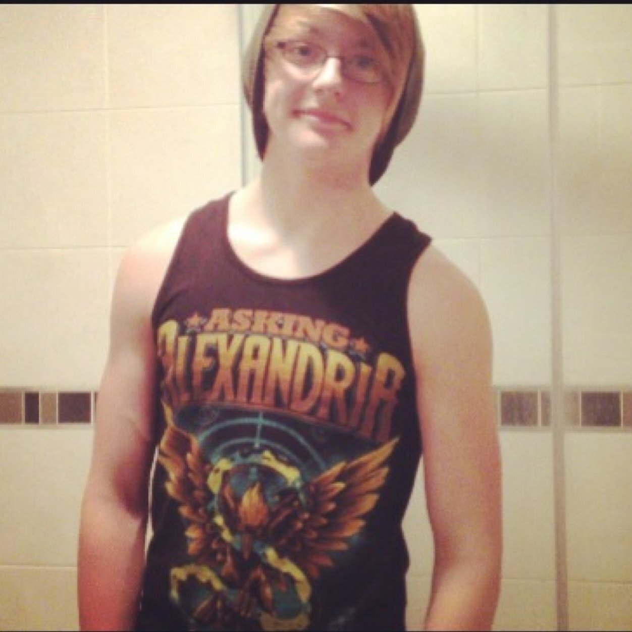 Asking Alexandria, Bullet For My Valentine 16 Paintballer, 7BC82EA3 Eat. Sleep. Train.. Guitar, Nandos, and Yogus, that is all.
