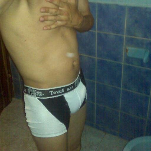 SOY ACTIVO-BISEXUAL BUSCO PASIVITOS QUE LE GUSTE MAMAR Y QUE SE DEJEN COJER SEXO FULLL SANO CON SITIO EN MONTALBAN