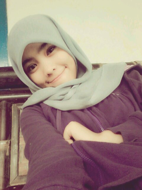 just an ordinary girl who try to make my parents proud of me. Instragam: alvinasabila Line: alvinaa