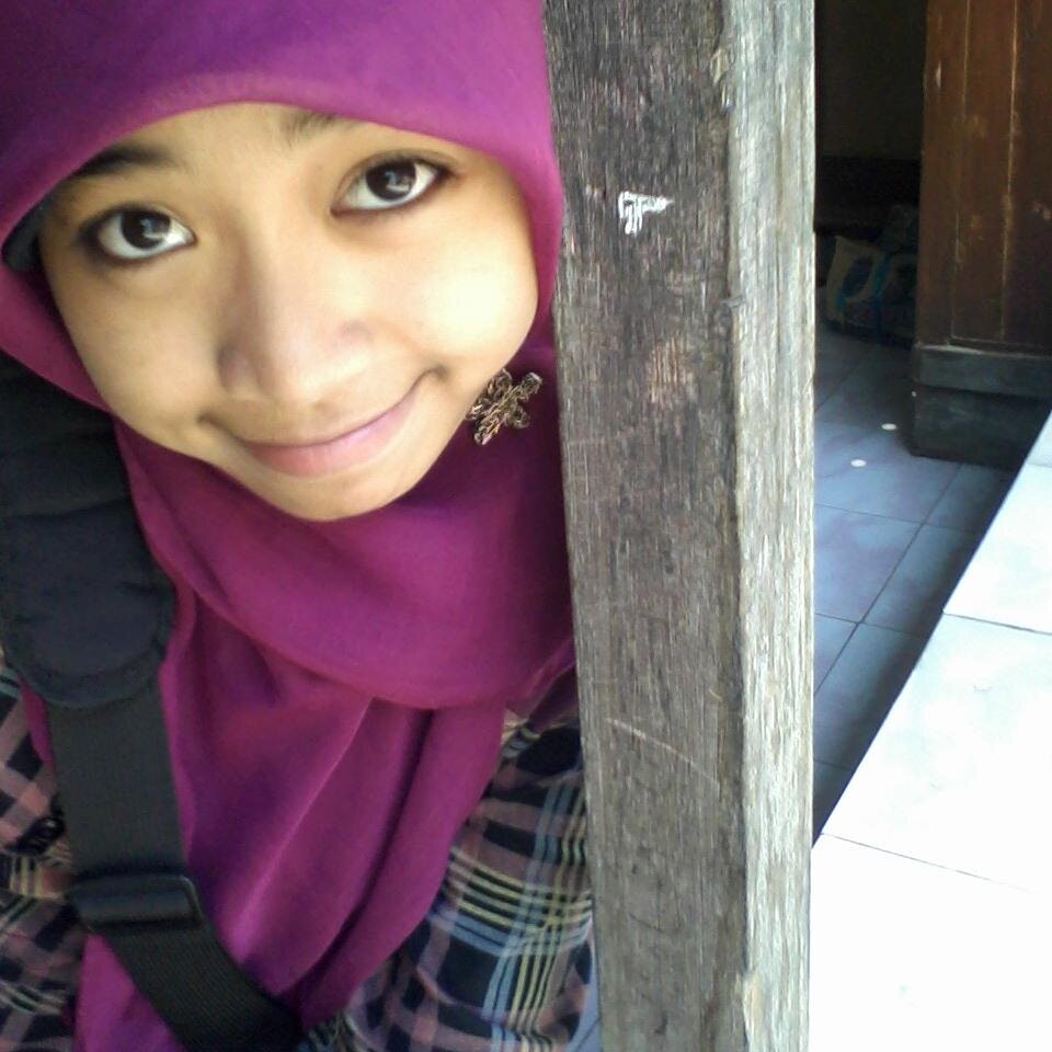 FaniRS1's profile picture. Music, Art, & Feel...is that amazed me,