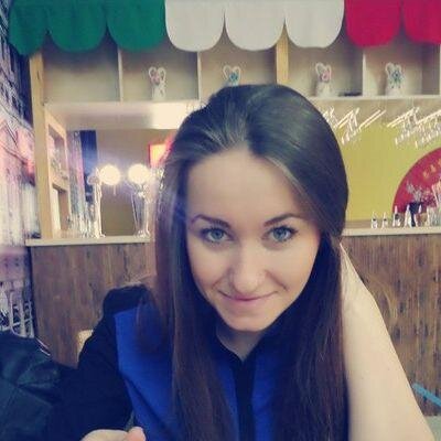 Такая. Стараюсь думать легко. Просто люблю все необычное. Как человек достаточно раскрепощенная.