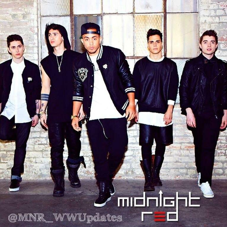 Keeping you updated on everything about Midnight Red! #RedHead http://t.co/ZnYeqOwhNi