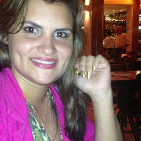 cabeleireira, doceira,mãe de duas princesas Cecília e Maria.
Casada com Marcelanio.
Aquariana.
Pernambucana arretada.