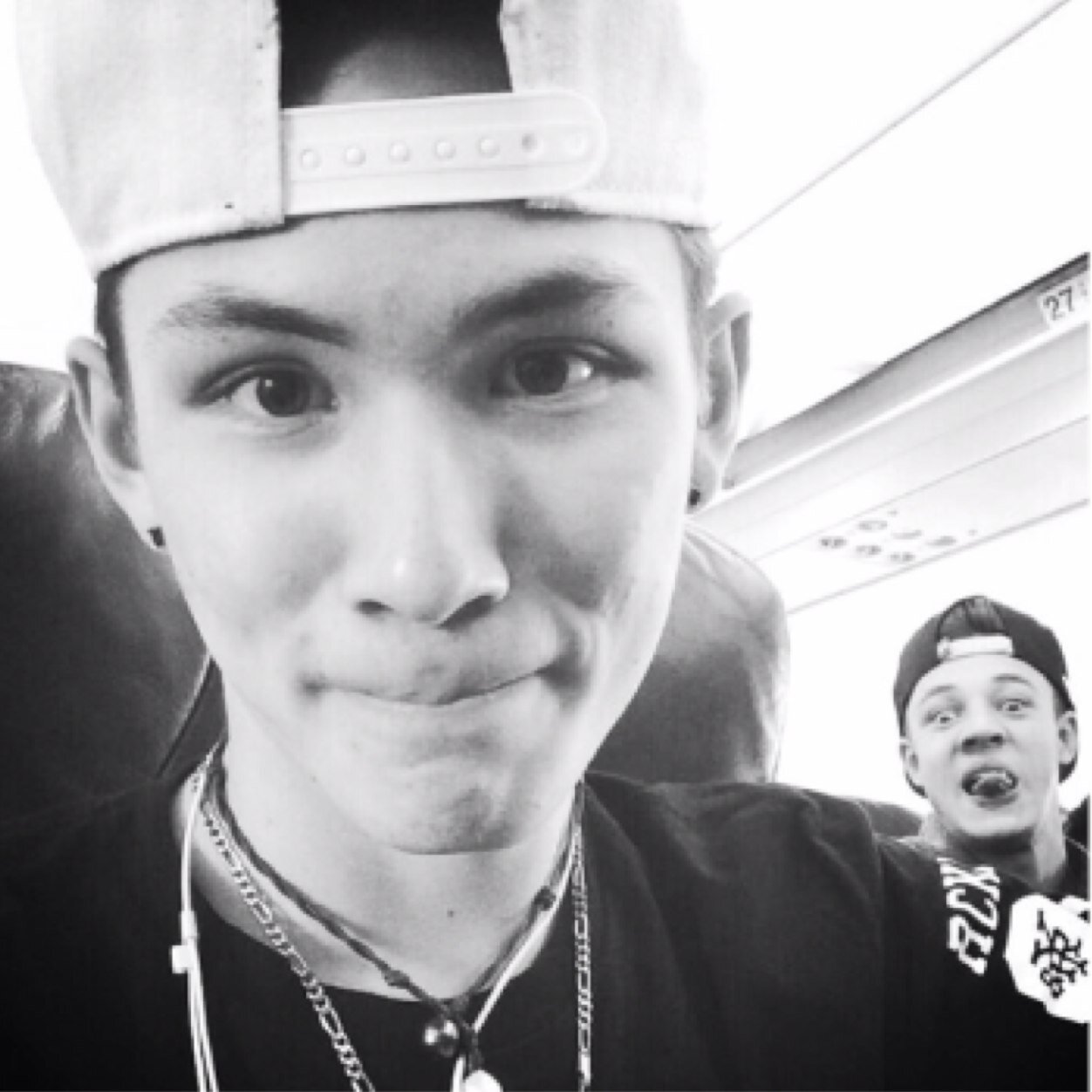 tacosfollow14's profile picture. I promise you can! Hey! Its either @adamlevinepic or @dancingbyziam giving you this free follow :)