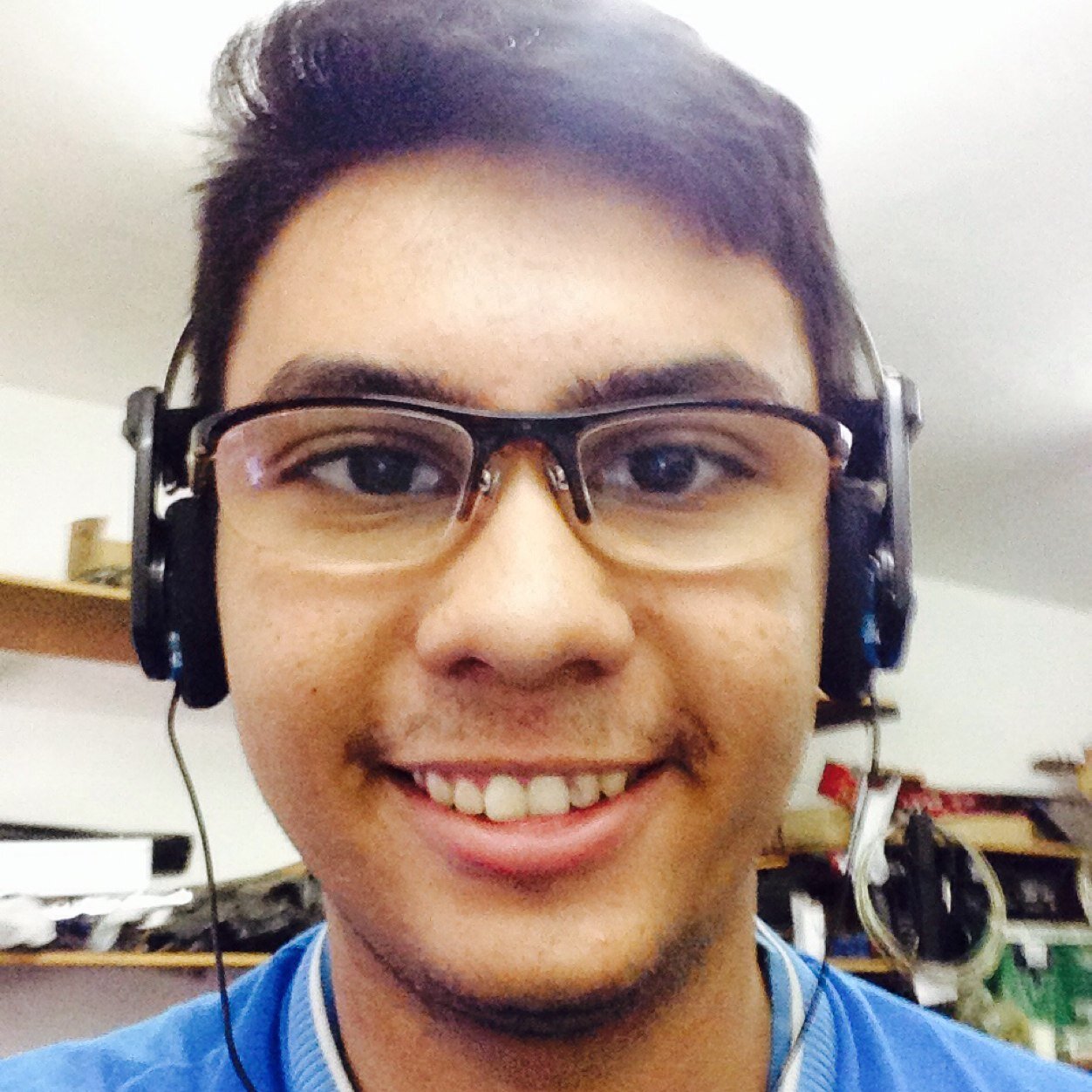 matheusmeloce's profile picture. Um dia sem sorrisos é um dia perdido