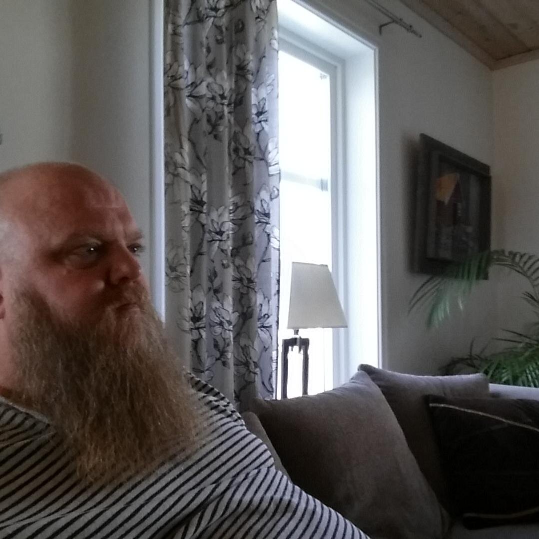 Fd politiker i nästan 15 år för SD. Räds icke sanningen och är verklighetsförankrad i socialkonservativ nationalism 🇸🇪✝️