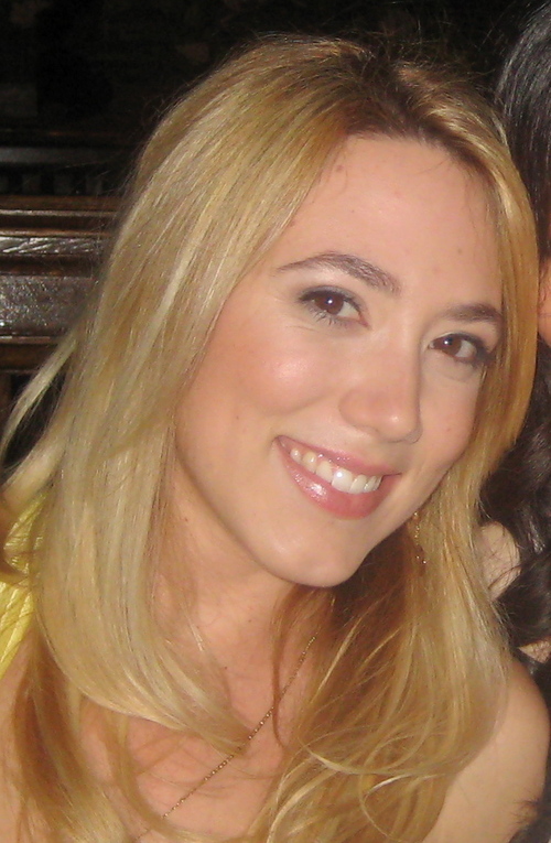 2009 Stanford, 2013 Cornell Johnson MBA, loves shopping, mobile, e-commerce, digital marketing and venture capital.