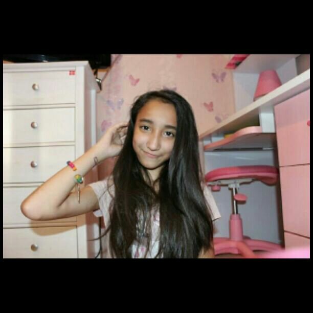 deaputriii_'s profile picture. 