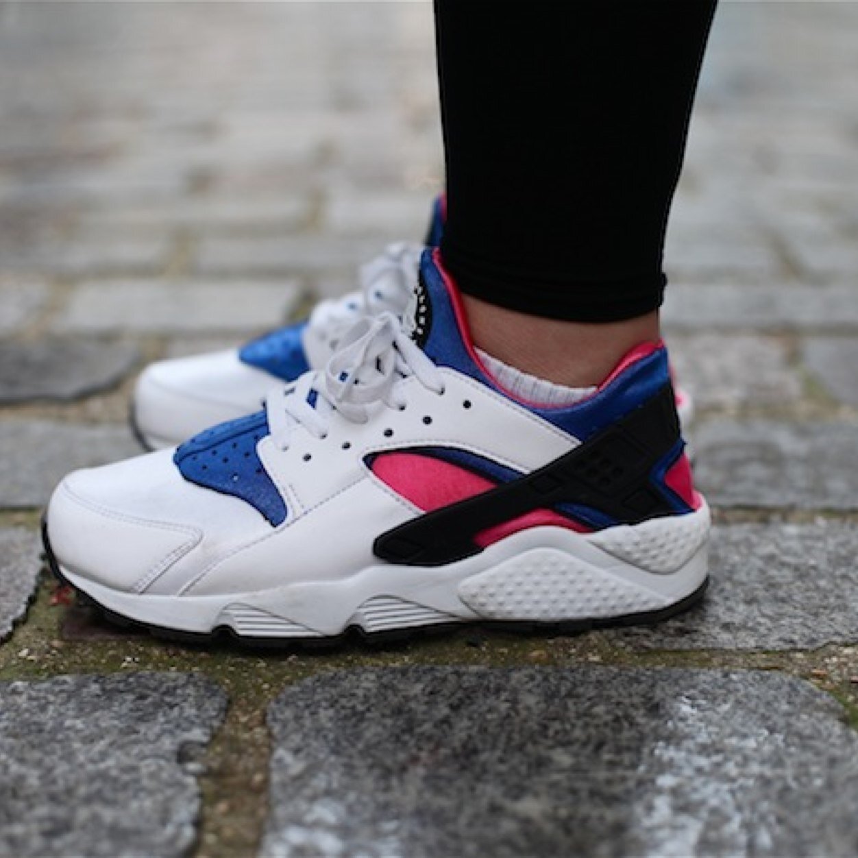 Kick_GameOnFire's profile picture. Showing off the best trainers around, DM for prices and giveaways