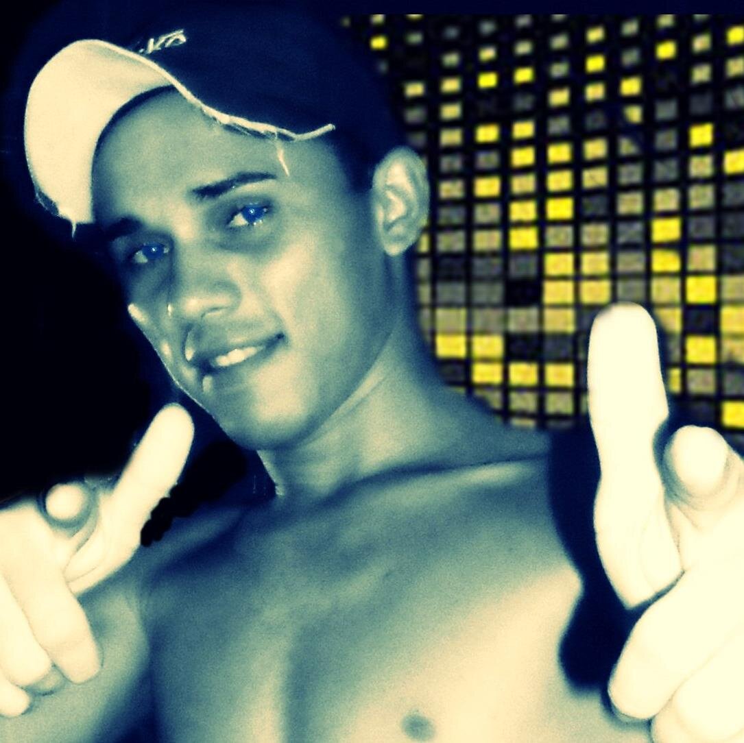 Quero te encontrar nos teus braços ficar,pra nunca mais te largar e contigo ficar,volta logo por favor,seja sempre meu amor....