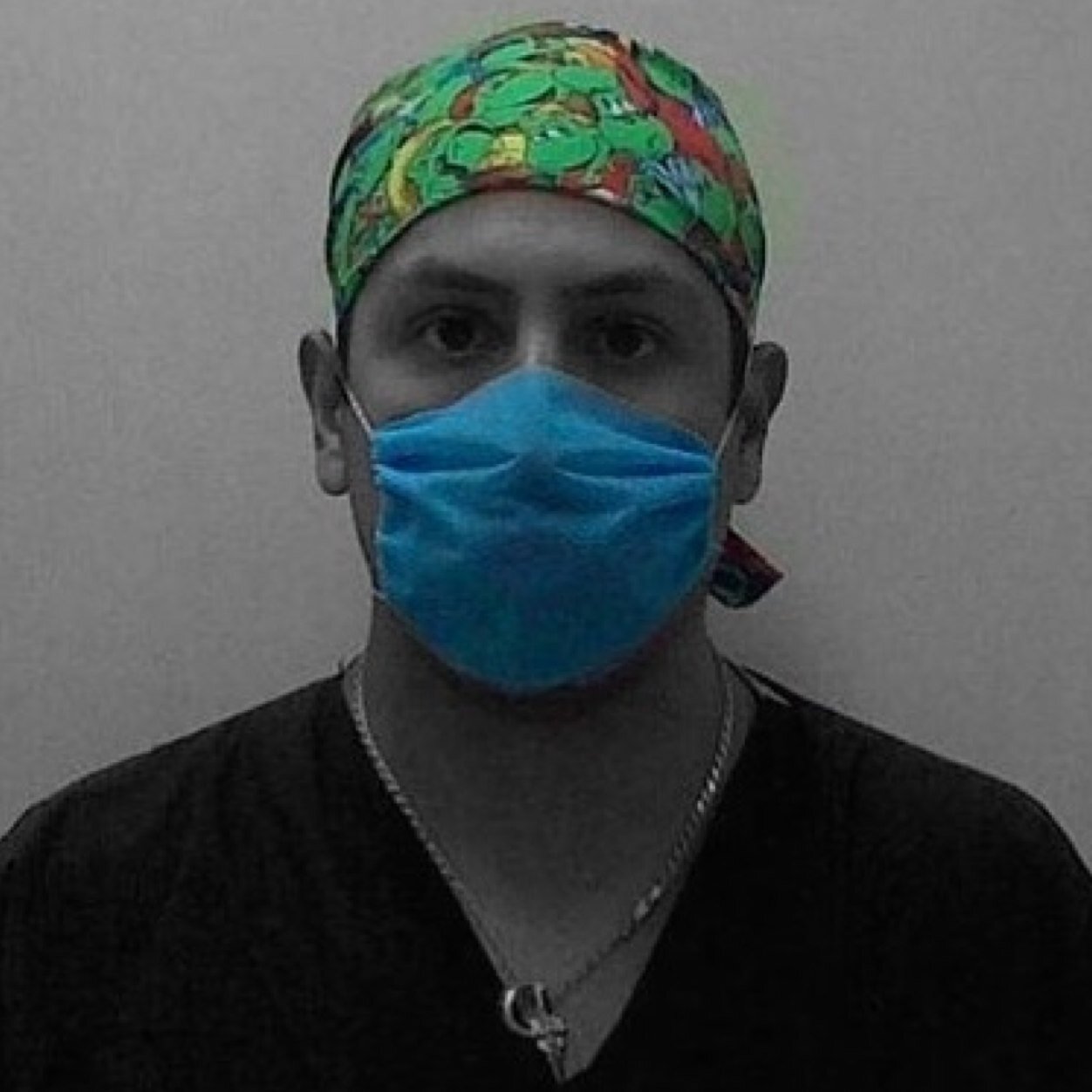 Médico Cirujano Ortopedista, Cirugía Articular y Artroscopía, Amante de los Deportes, de la buena música y un poco de arte que no le cae mal a nadie